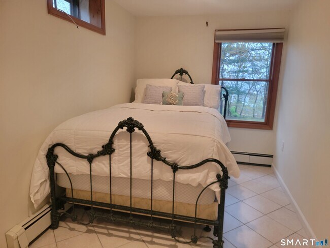 Foto del edificio - 40 Prayer Spring Rd