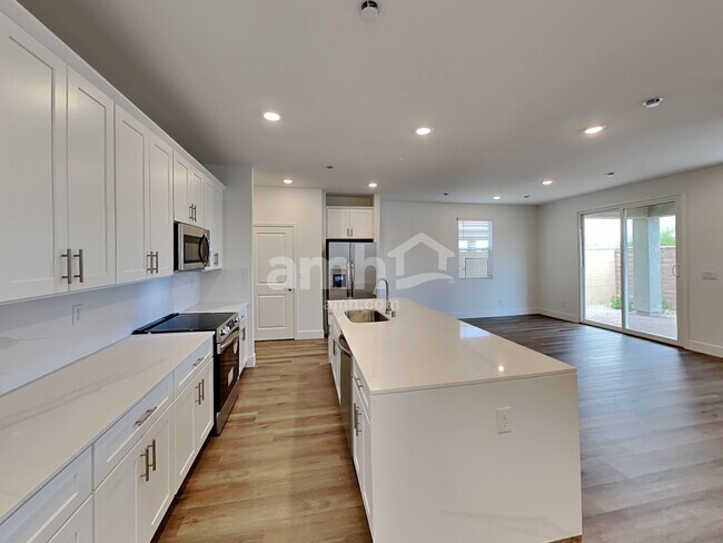 Building Photo - 11190 Magallanes Street