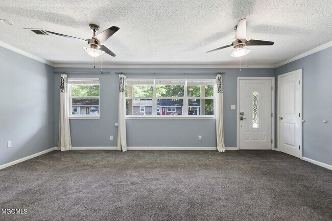 Building Photo - 151 Linda Cir