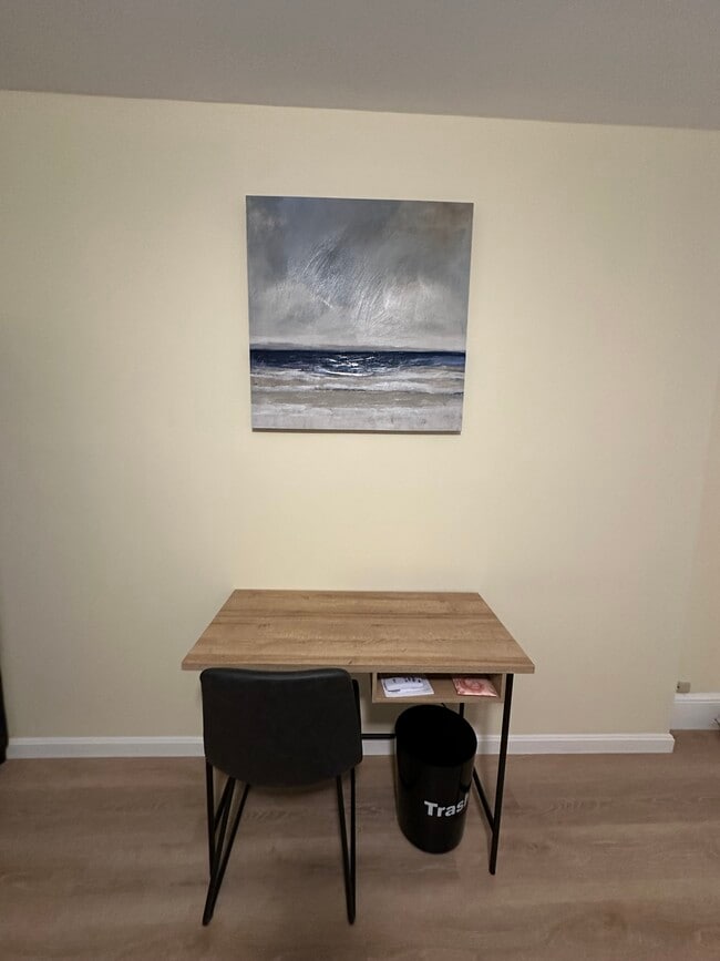 Building Photo - 21 Radcliffe Ave