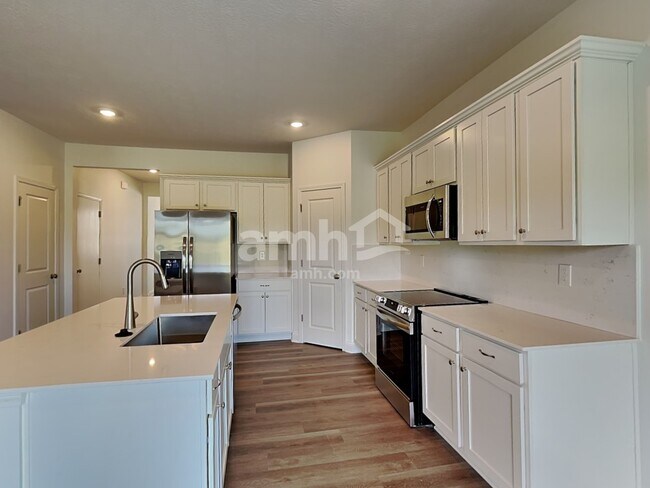 Building Photo - 9172 Henley Ave