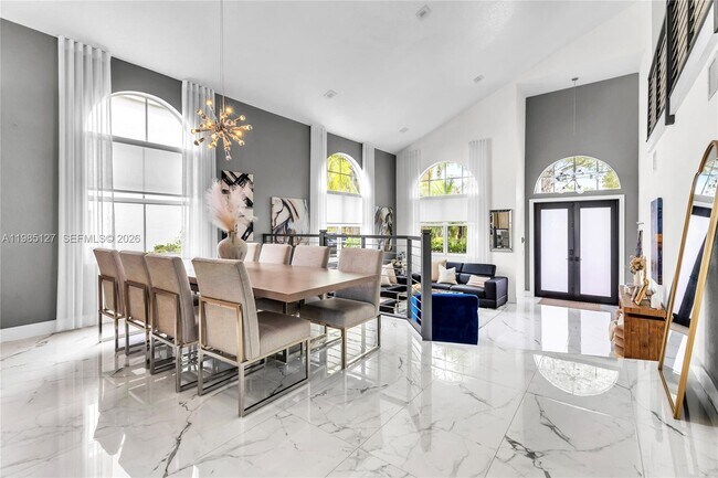 Foto del edificio - 4904 SW 166th Ave