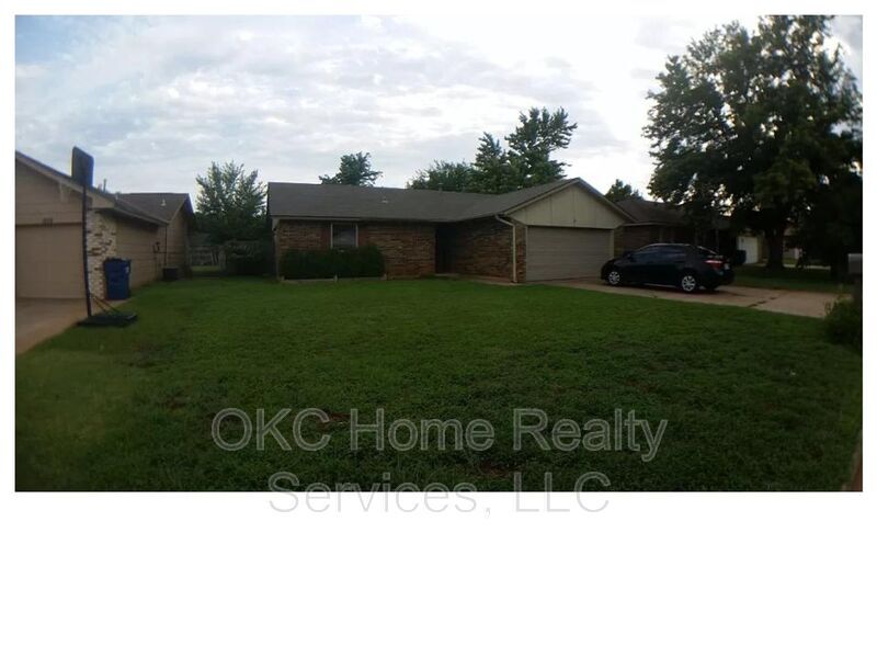 1030 W Gladys Way, Mustang, OK 73064 House for Rent in Mustang, OK