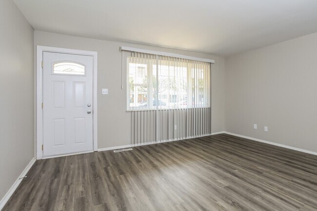 Foto del edificio - 864 Tivoli Ln