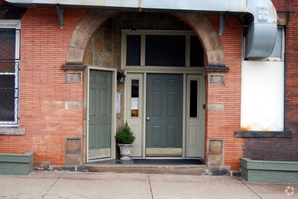 Primary Photo - Shadyside Rentals