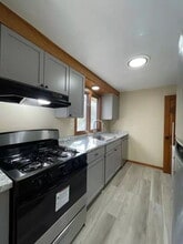 Building Photo - 15 Briarwood Rd