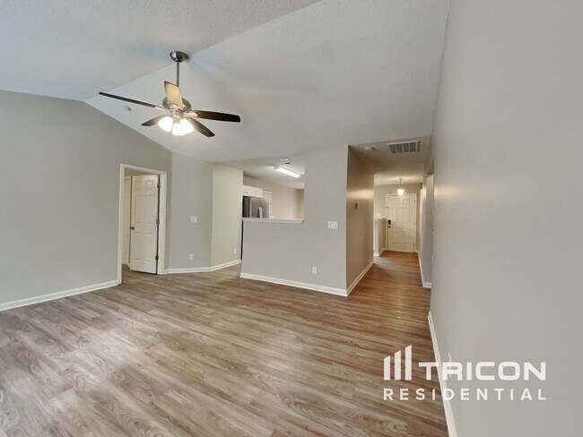 Building Photo - 5 Arbor Spring Ct