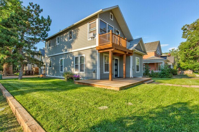 Building Photo - Gorgeous 3BD/2.5BA Downtown Boulder Home- Completely Renovated!