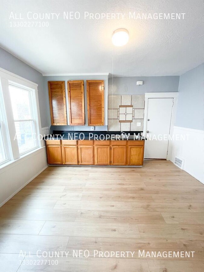 Building Photo - 15006 Ridpath Ave