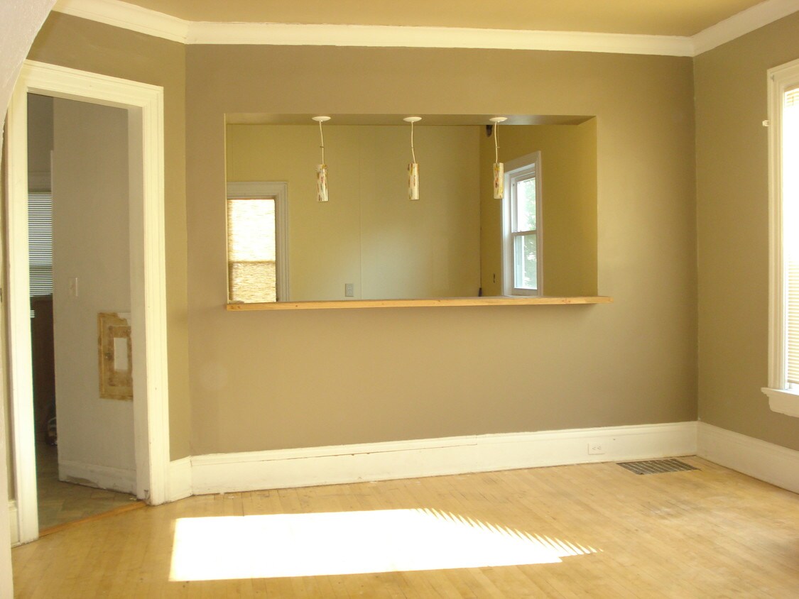 dinningroom - 722-724 S 26th St