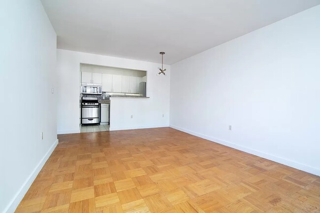 Building Photo - 460 West 20th Street