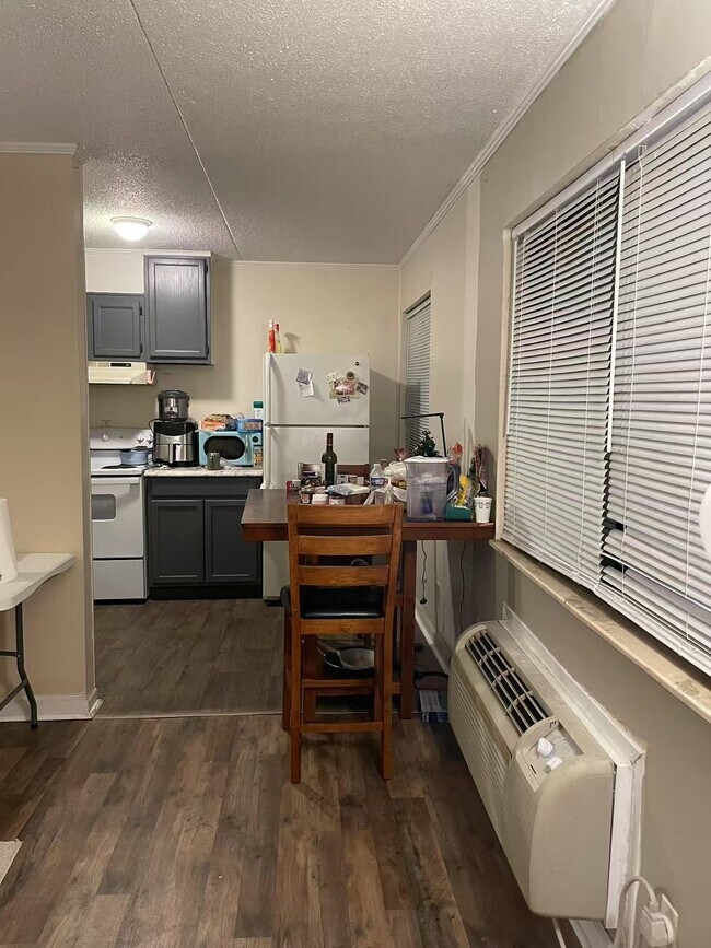 Foto del edificio - 2718 Painter Ave SW