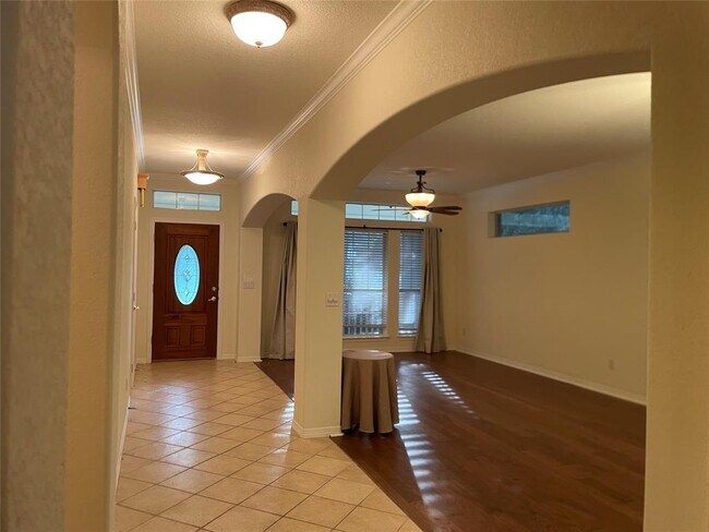 Building Photo - 120 Brazos Dr