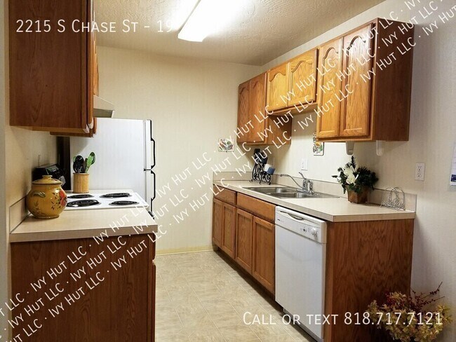 Foto del edificio - 2215 S Chase St