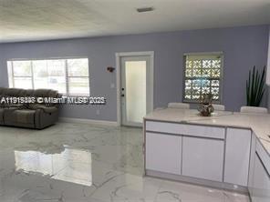 Foto del edificio - 1649 NE 171 St