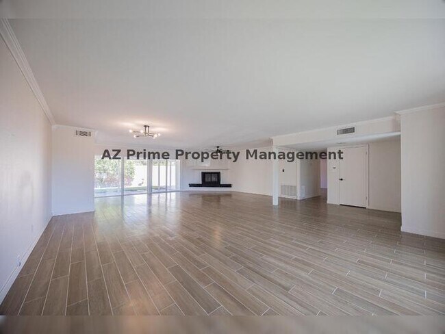 Building Photo - 8611 N 18th Ave