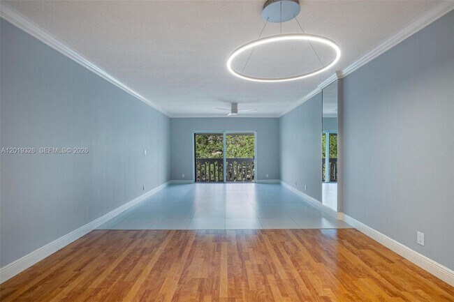 Foto del edificio - 100 Edgewater Dr