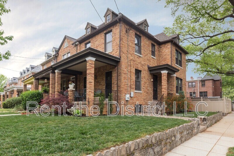 Foto principal - 5600 3rd St NW