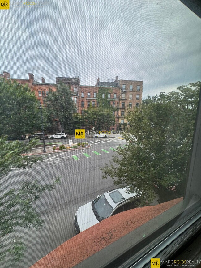 Foto del edificio - 587 Beacon St