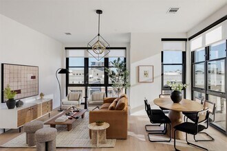 Building Photo - 800 Embassy Dr