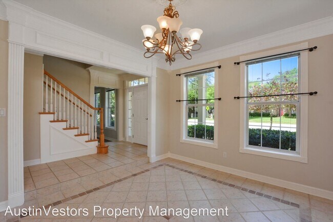 Building Photo - 4 br, 2.5 bath House - 701 Oaklands Dr