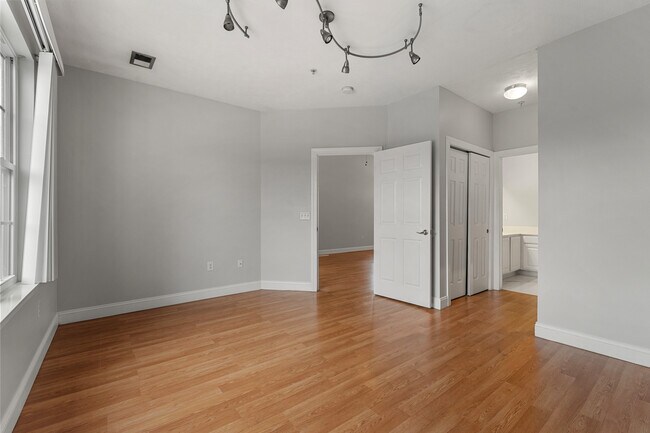Dormitorio principal - 106 Fountain Pointe Ln