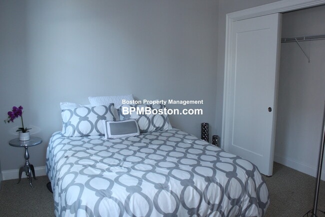 Building Photo - 2 Merrymount Pky