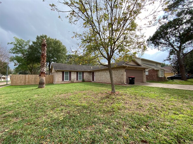Building Photo - 907 Three Forks Dr