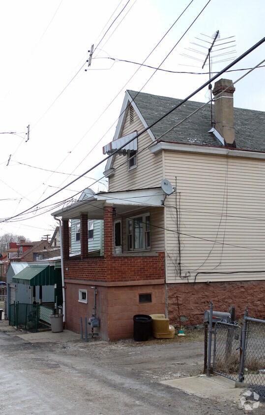 Primary Photo - 2626 Quarry St