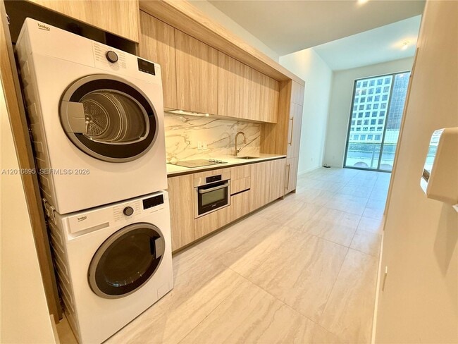 Foto del edificio - 77 SE 5th St