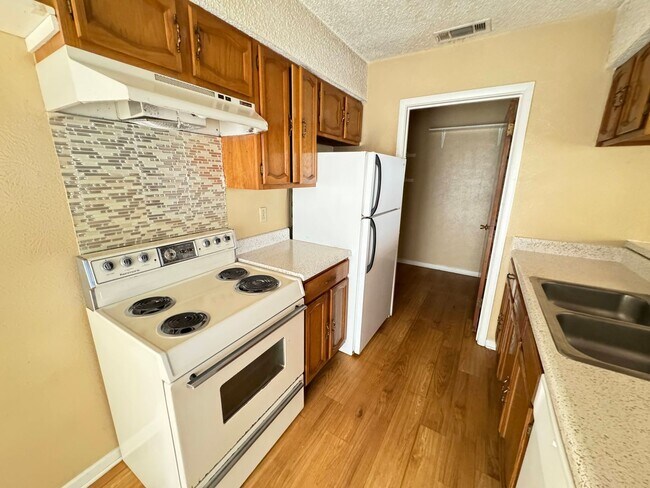 Foto del edificio - 1302 Covey Ln