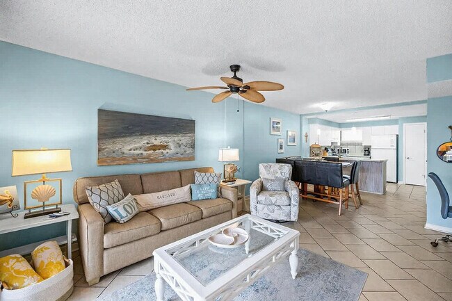 Foto del edificio - 633 W Beach Blvd