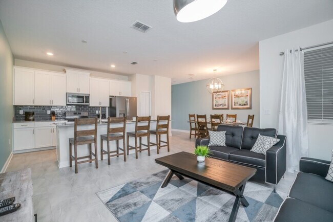 Building Photo - 550 Pebble Beach Dr