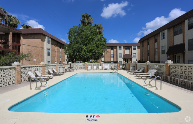 Foto del edificio - Jefferson Square Apartments