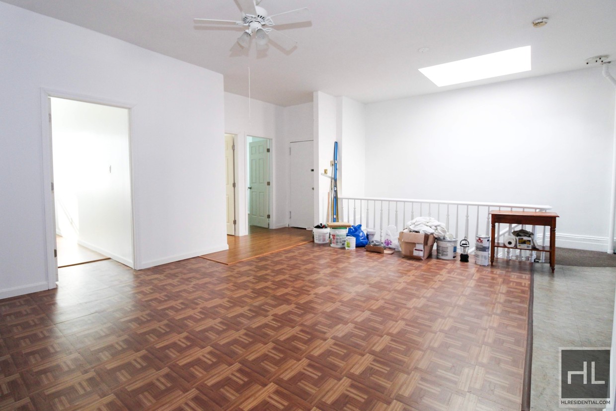 Primary Photo - 4 Bedroom On 5th In Park Slope!