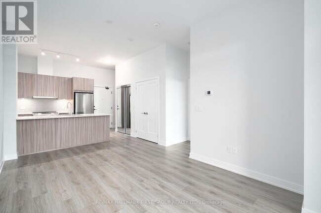 Photo du bâtiment - 4130-4130 Parkside Village Dr