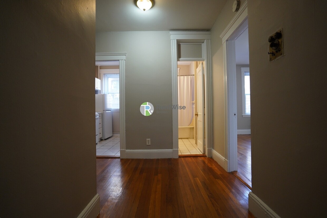 Photo - MAY 2026-Oversized Allston Studio. H/HW inc Easy MBTA