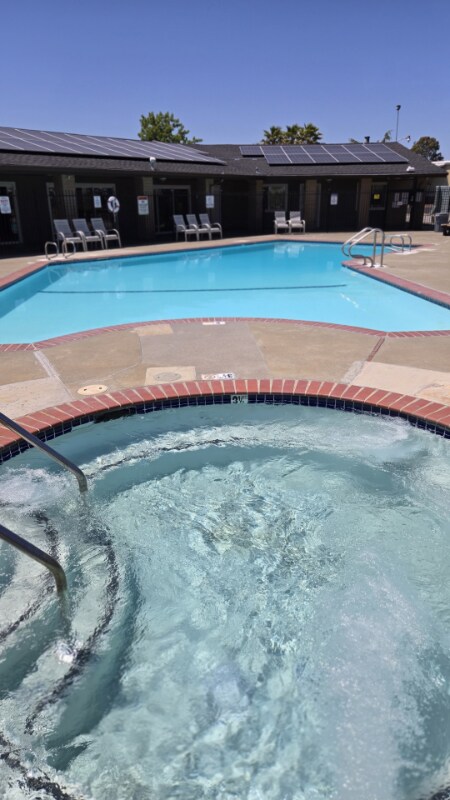 Foto del edificio - 2525 Flosden Rd