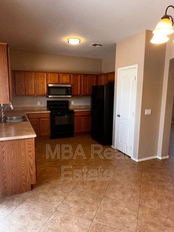 Building Photo - 36113 N Mirandesa Dr
