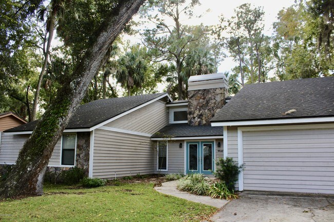 Building Photo - 3080 Cypress Creek Dr N