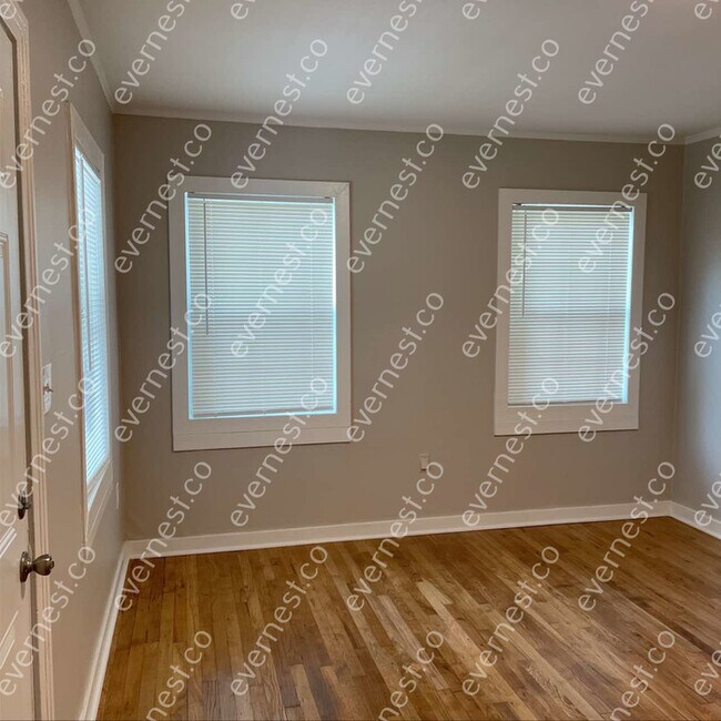 Building Photo - 346 Creston Ave