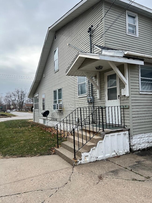 Entrance - 2921 Avenue L