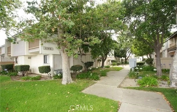 Primary Photo - 1105 W Cypress Ave