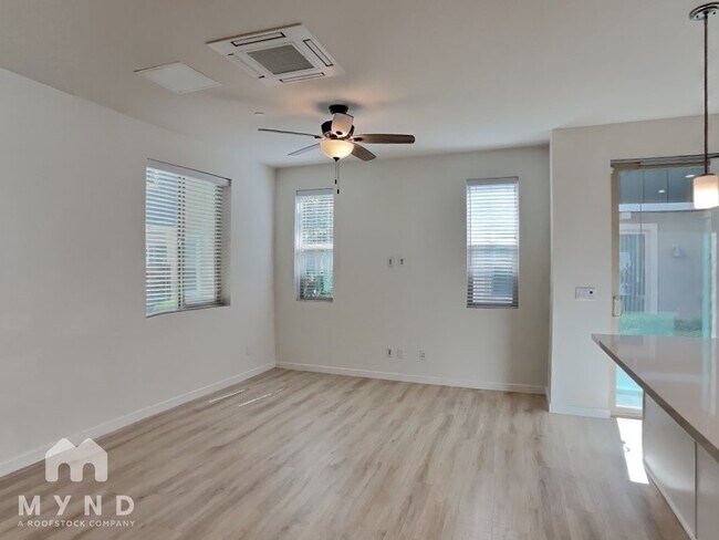 Foto del edificio - 236 Log Pond Ln