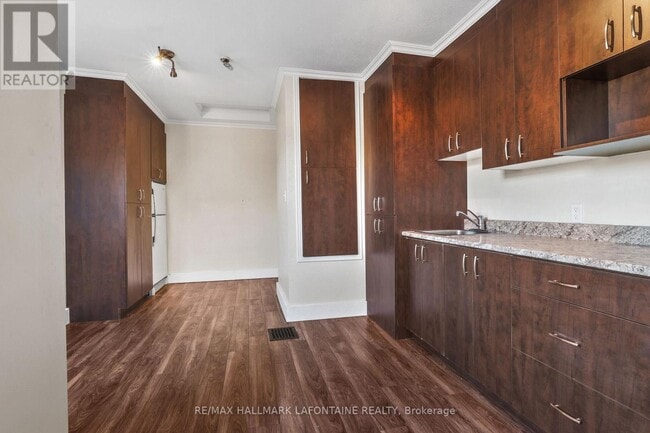 Photo du bâtiment - 340 MacKay St