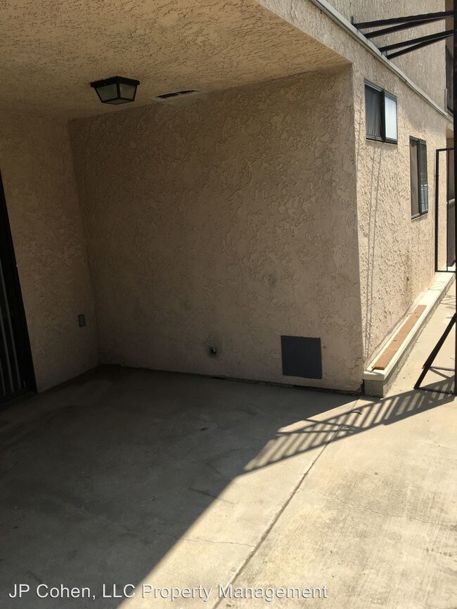 Foto del edificio - 8608 Foothill Blvd