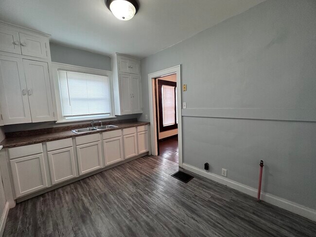 Building Photo - 1309 Grant-