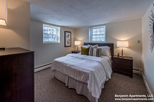 Building Photo - 3 Brattle Dr