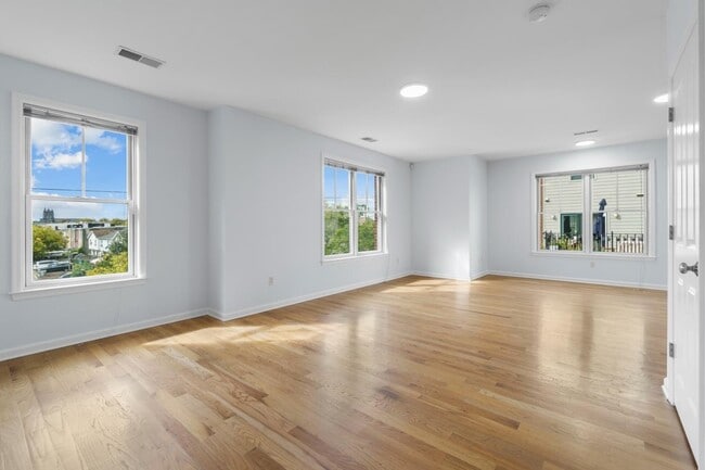 Foto del edificio - 437 Whiton St