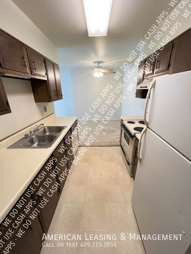 Foto del edificio - 971 Park Meadow Dr